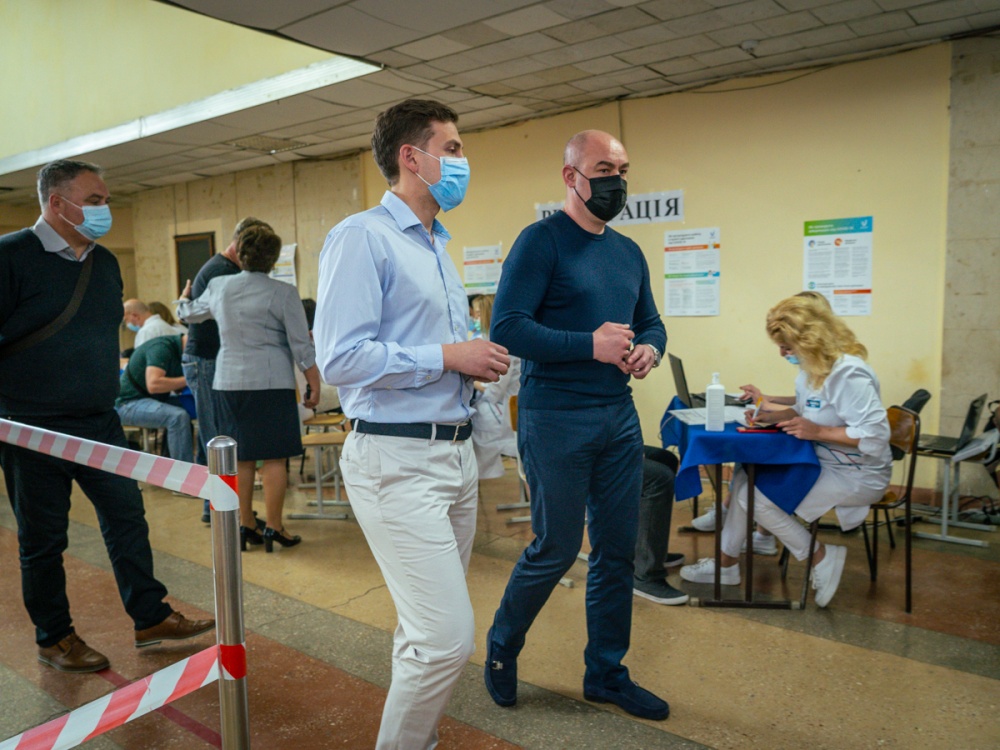 tsentr-masovoi-vaktsinatsii-u-ternopoli-2021-