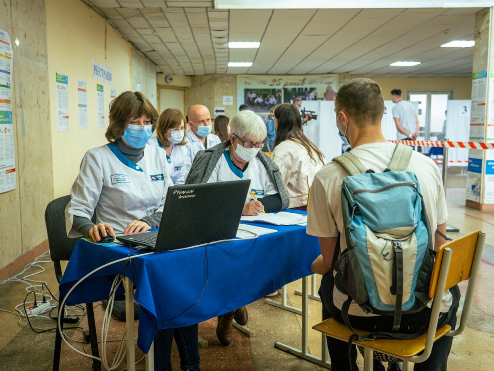 tsentr-masovoi-vaktsinatsii-u-ternopoli-2021-