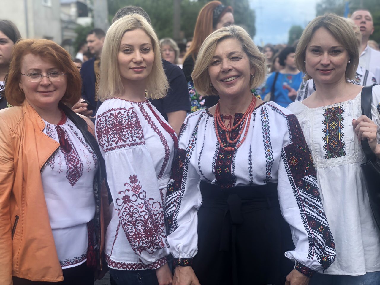 хода у Вишиванках